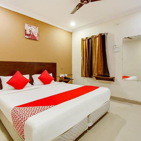 Oyo Akshaya Nest Hotel Vijayawada Exterior photo