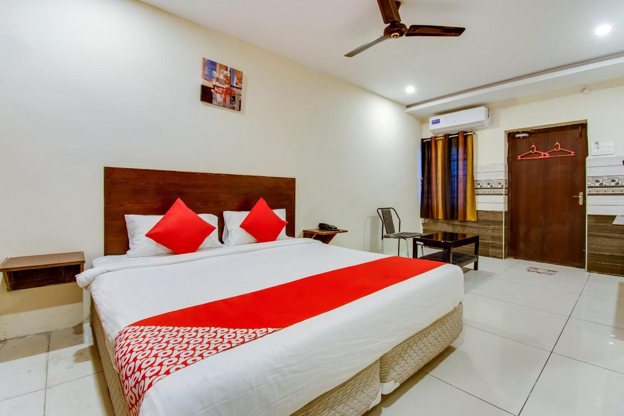 Oyo Akshaya Nest Hotel Vijayawada Exterior photo