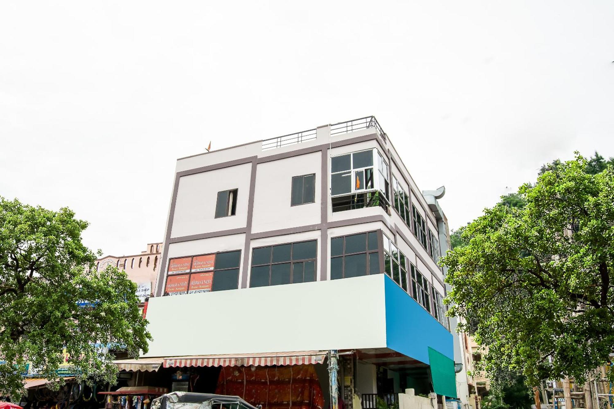 Oyo Akshaya Nest Hotel Vijayawada Exterior photo